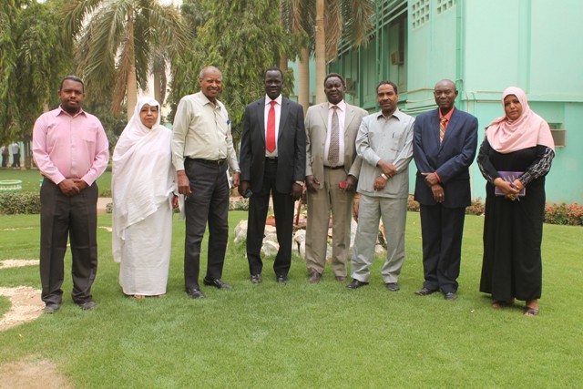 وزيرا الصحة بدولتي السودان وجنوب السودان يزوران الامدادات الطبية